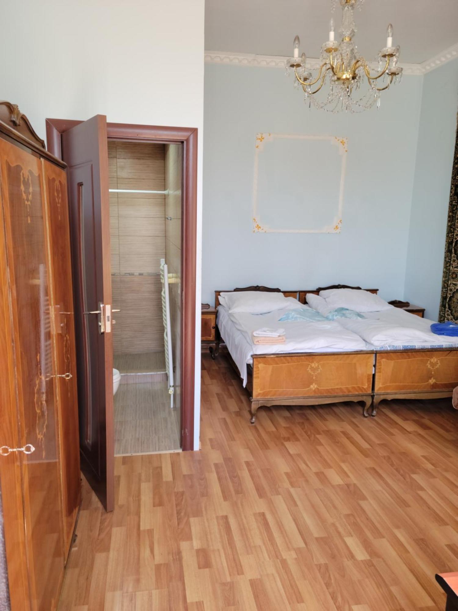 Artush & Raisa B&B Гюмри Екстериор снимка