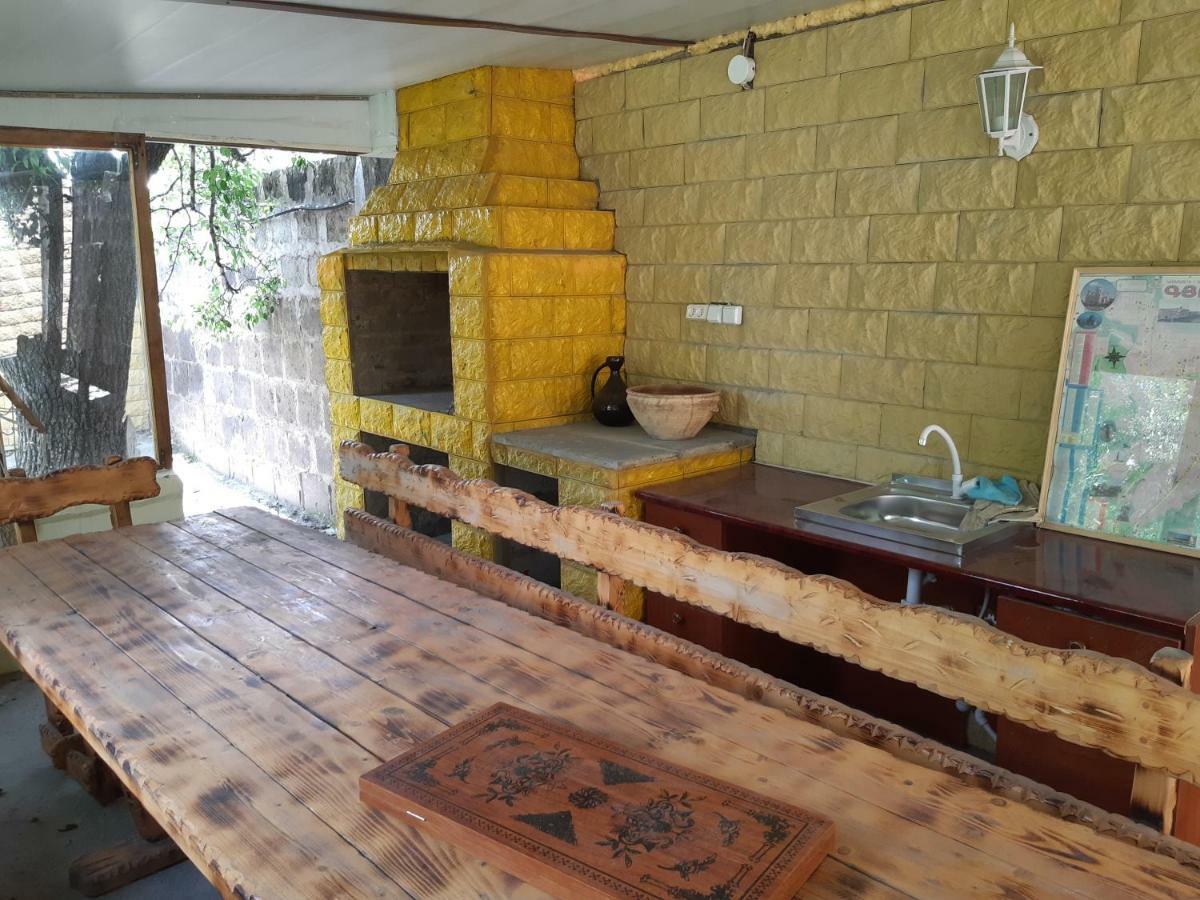 Artush & Raisa B&B Гюмри Екстериор снимка